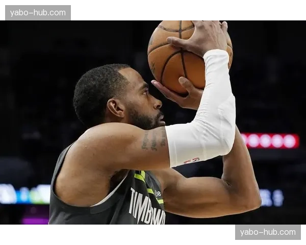 多森姆突破分球创造机会 森林狼进攻层次感增强